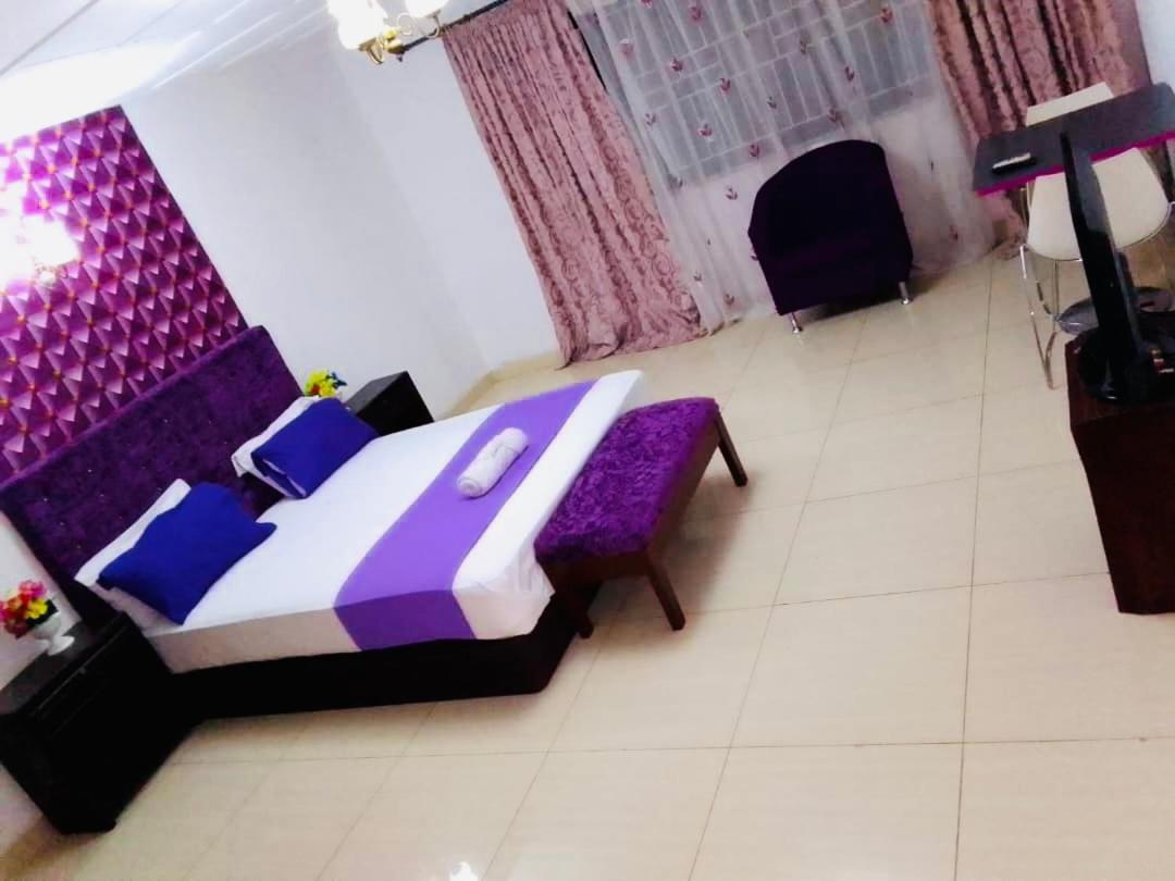 Zunox Guest House Freetown Exterior photo
